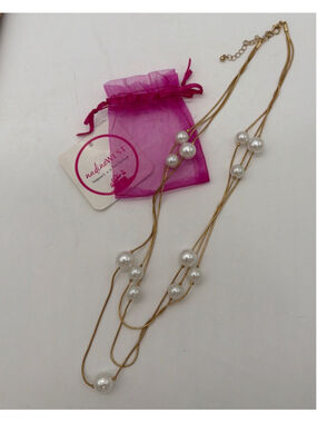 Gold & White Pearl Necklace One Size